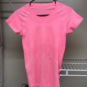 Lululemon Swiftly tech top